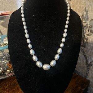 Vintage 1980’s Light Grey Faux Pearl Necklace